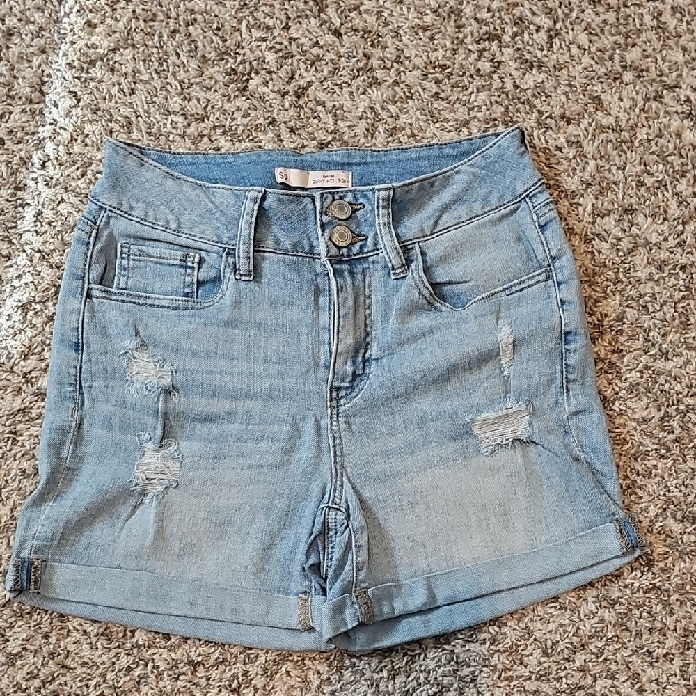 SO Denim Blue High Rise Curvy Midi Size 3/26w Shorts